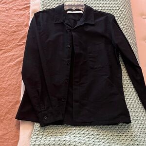 Uniqlo Black Men’s Button-Down Shirt